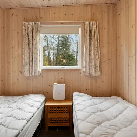 Cozy Summer House Near And Nature