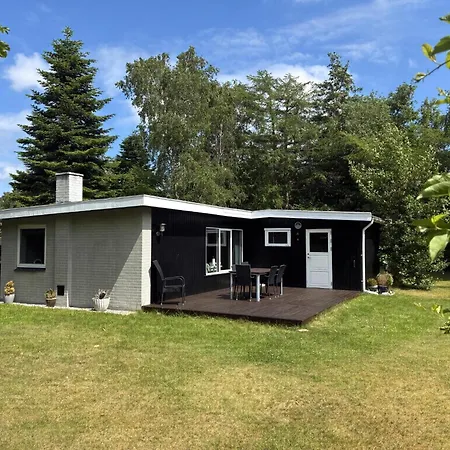 Cozy Summer House Near And Nature