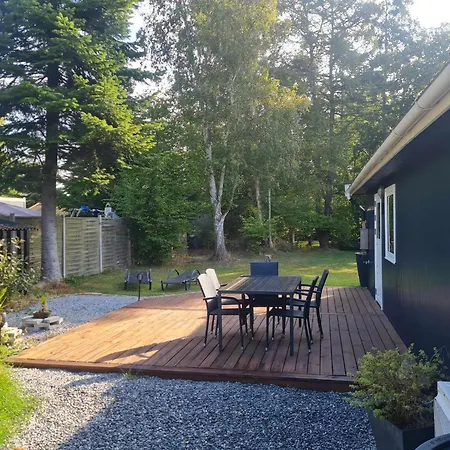 펜션 Cozy Summer House Near And Nature Bøtø By